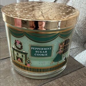Bath & Body Works Peppermint Sugar Cookie Candle with Gold Lid